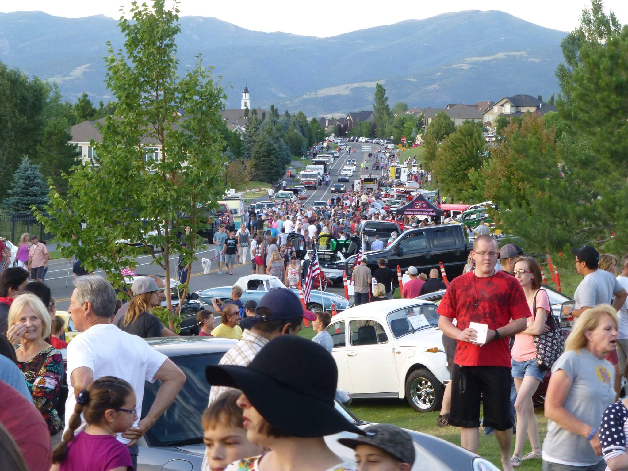 2016 FOS pic of mass people