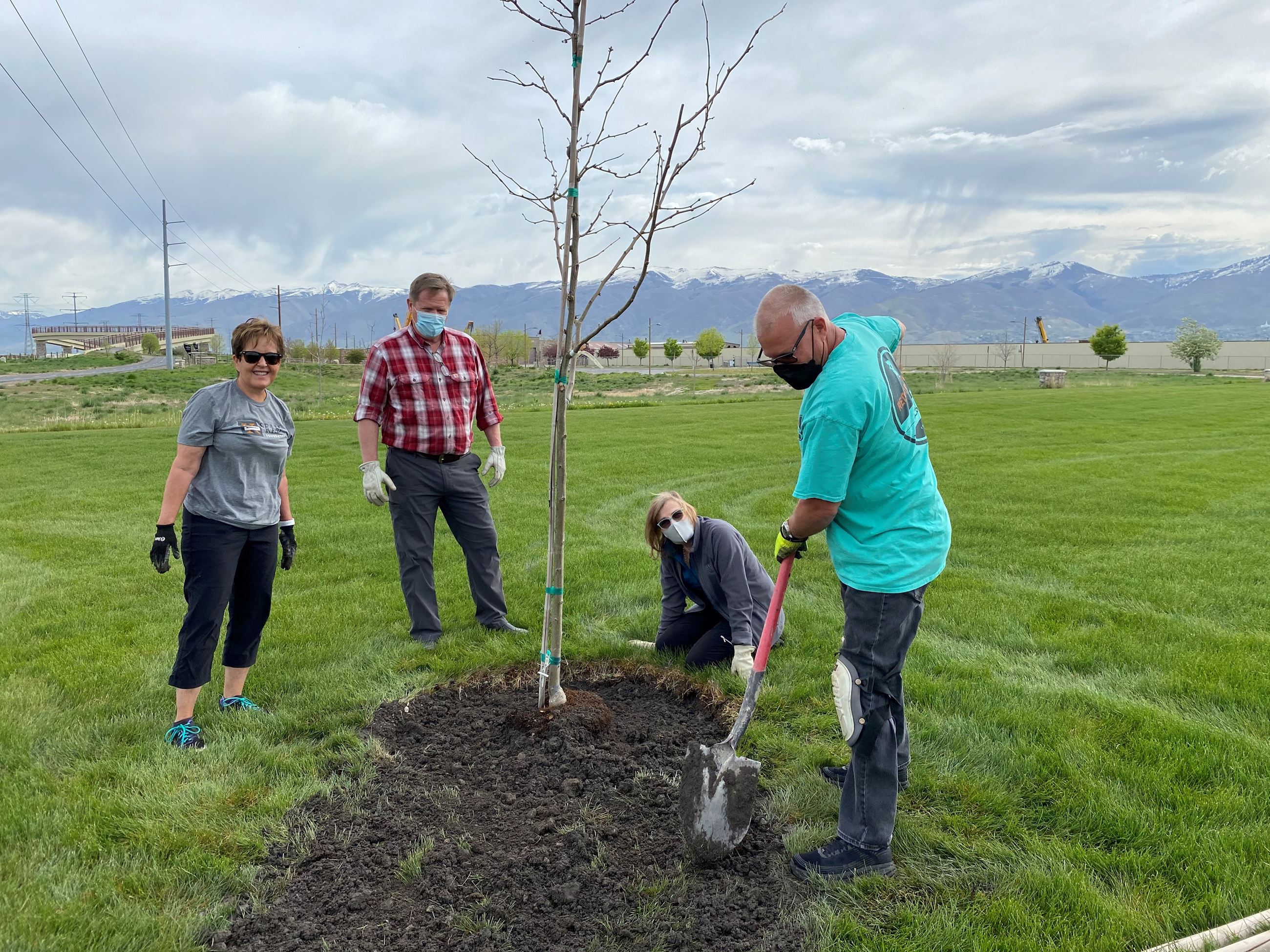 AD1 Baskins Klotz w Eric shoveling